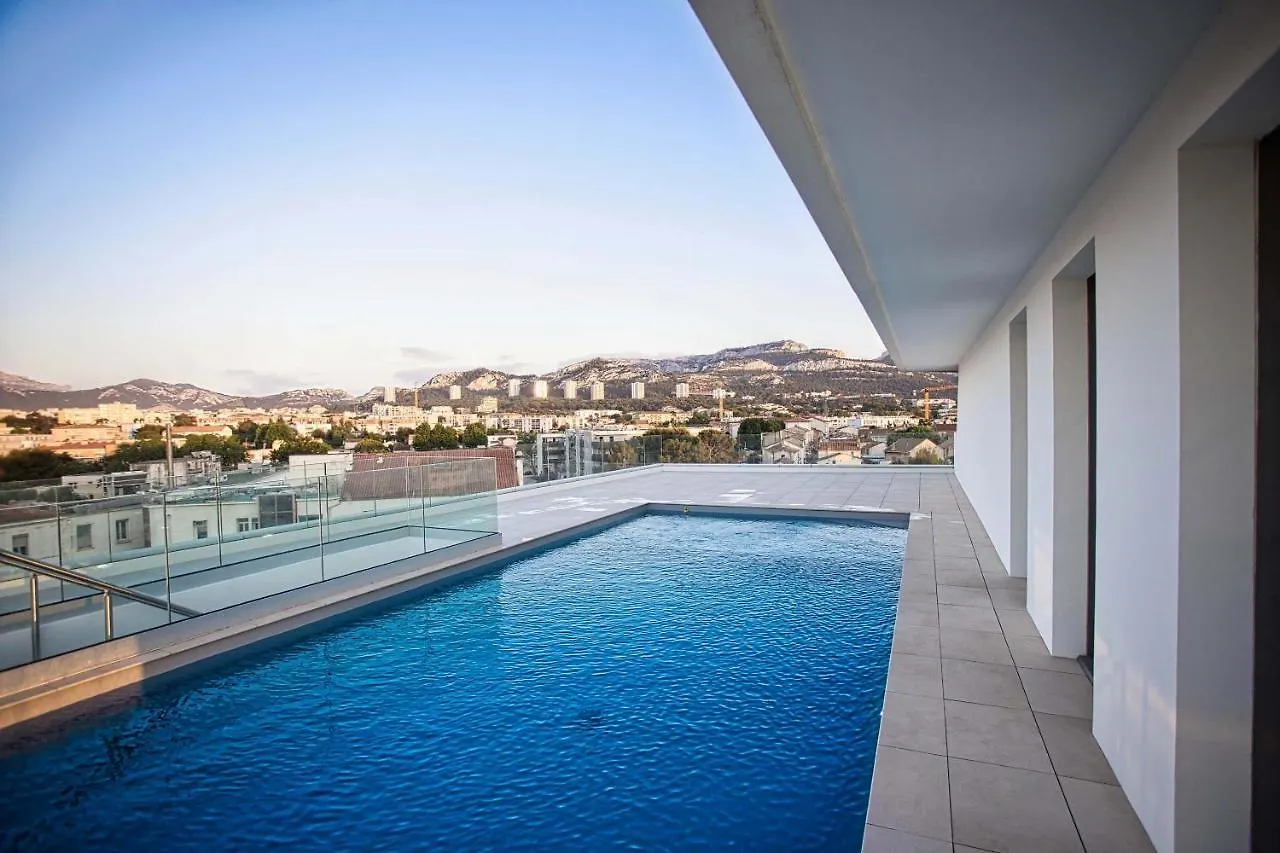 Superbe Appart 3 P, 10 Mn De La Plage Avec Piscine Et Parking Marseilles 0*,  Frankreich